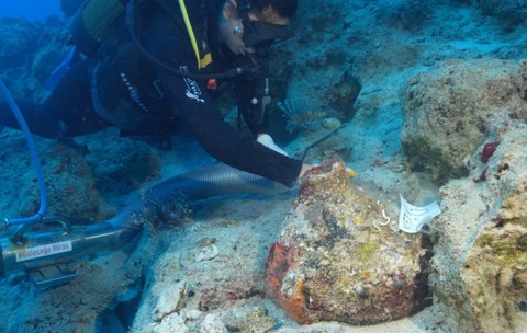 Cea mai veche epavă din lume, descoperită de arheologi, în Turcia Amfore vechi de 4700 de ani au fost găsite pe fundul mării. Sursă foto: Captură video: ahaber.com.tr..