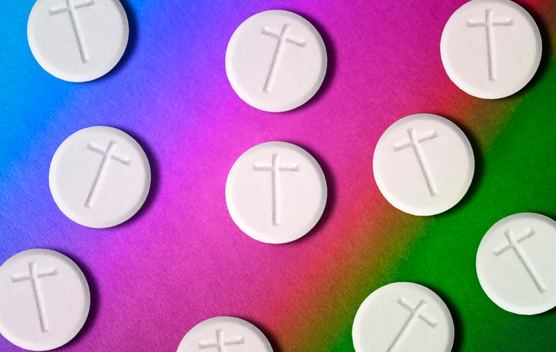 Un bărbat din Sălaj, prins în flagrant în timp ce încerca să vândă 100 de pastile de ecstasy
