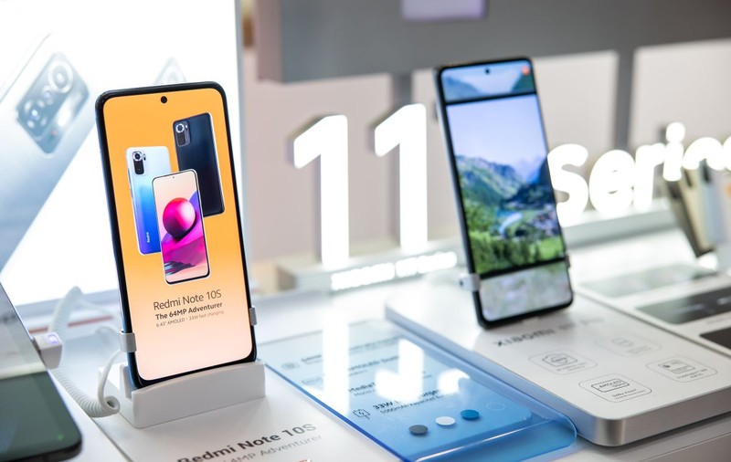 Rusia înlocuiește gadgeturile occidentale cu mărci chinezești. Ce smartphone-uri au umplut golul lăsat de Apple și Samsung