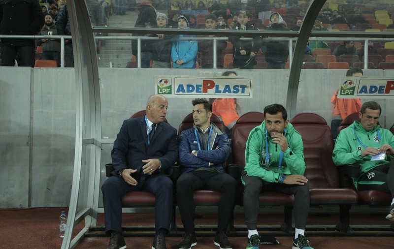 Foștii antrenori ai campioanei Steaua o iau de jos: ^Dică și-a găsit echipă mică! Îl ia cu el și pe Rădoi, ca să fie doi!