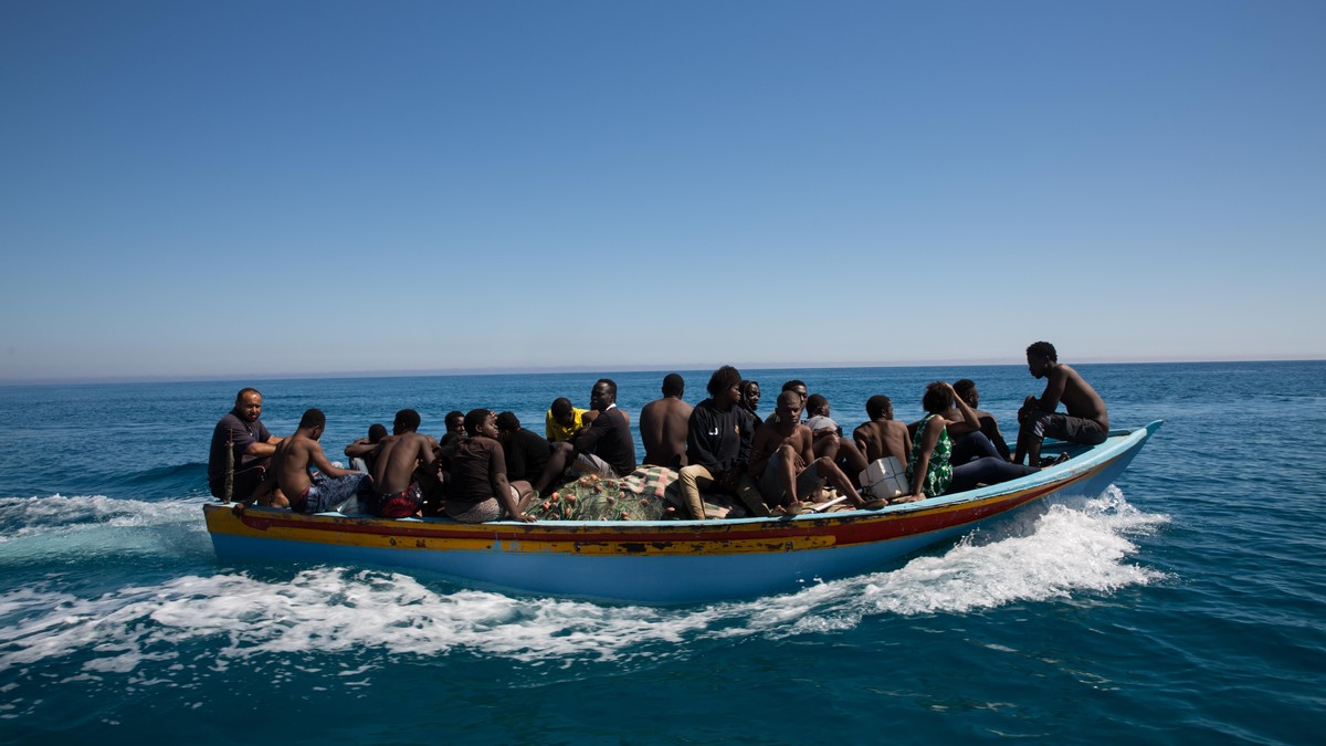 Cel puțin 80 de migranți au murit după ce o barcă s-a răsturnat în largul coastelor Tunisiei