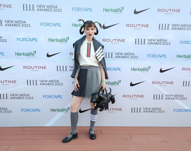 Vedete la ELLE New Media Awards 2025. Alexia Eram a atras atenția cu ținuta ei „sporty-chic”, iar prezentatoarele Geanina Ilieș și Natalia Mateuț au făcut furori