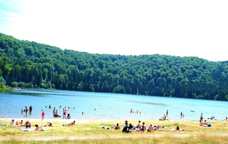 Rock popular la Lacul Sfânta Ana