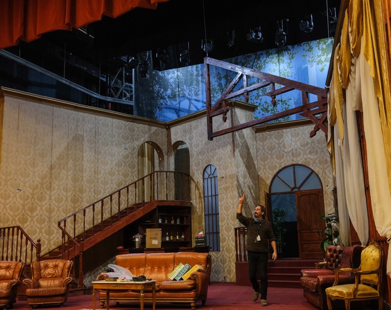 Incursiune de o oră și jumătate în culisele Teatrul Național din București. Vizită inedită în cetatea lui Radu Beligan și Gheorghe Dinică