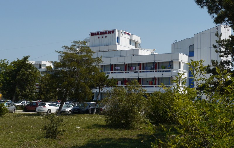EXCLUSIV / Stațiunile românești de pe Litoral, frumoase doar în cărțile poștale de acum 30 de ani. De la dusul gunoiului la cursa „horror” cu trenulețul