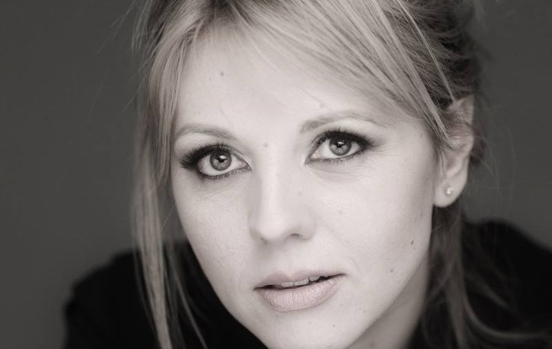 Actrița Natalie Ester, la protestul diasporei. "PSD-ul va fi îngropat în istorie. E anul românilor"