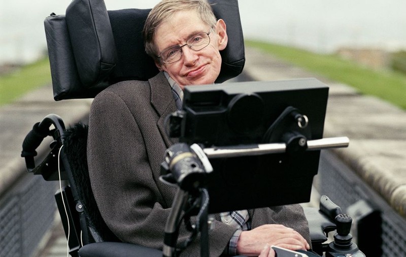 Fizicianul Stephen Hawking, spitalizat de urgenţă 