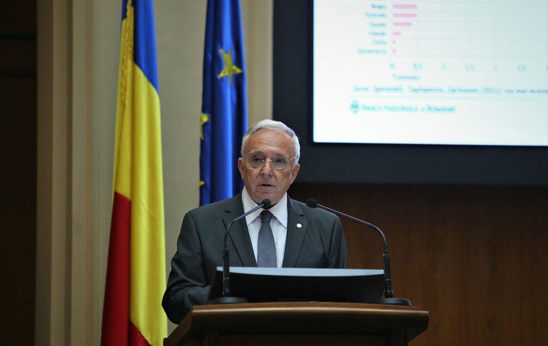 Mugur Isărescu: „Băncile au sărit calul și au dus ROBOR-ul peste dobânda-cheie”