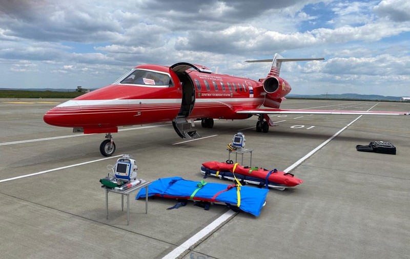 Misiune în premieră cu un avion SMURD: doi pacienţi în stare critică, transferaţi de la Suceava la Bucureşti