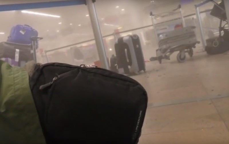 Atentate Bruxelles| Înregistrare de groază realizată imediat după explozia de pe aeroport: "Unde sunt soldații?"