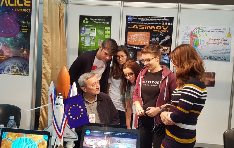 VIDEO. Profesorul Băraru face din elevi campioni la NASA. Au ajuns la Harvard și Cambridge