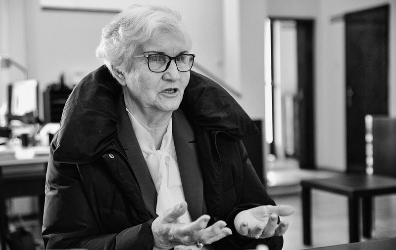 INTERVIU Când era copil, a supraviețuit experimentelor doctorului Mengele. Femeia căreia Papa Francisc i-a sărutat numărul tatuat la Auschwitz a venit în România