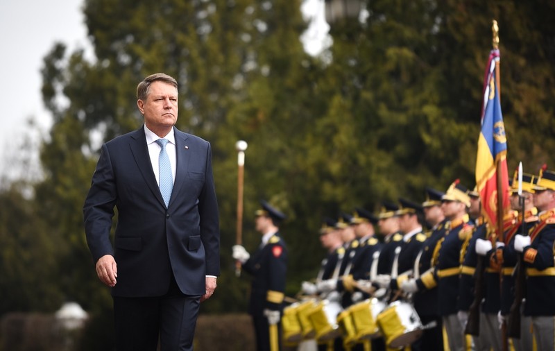 Președintele Iohannis spune că este nevoie de ”implicare civică maximă”: Un număr impresionat de politicieni influenți se ocupă cu a ataca Justiția!