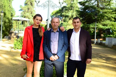 Alice Mihaela, alături de tatăl și de fratele ei | Foto: Arhivă personală