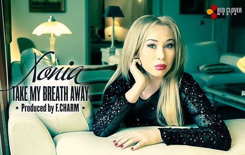 Xonia a lansat "Take my breath away" | AUDIO