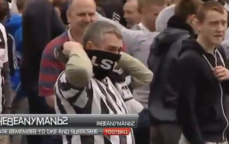 Un HULIGAN a fost CONDAMNAT la închisoare după ce a lovit un cal al poliţiei | VIDEO