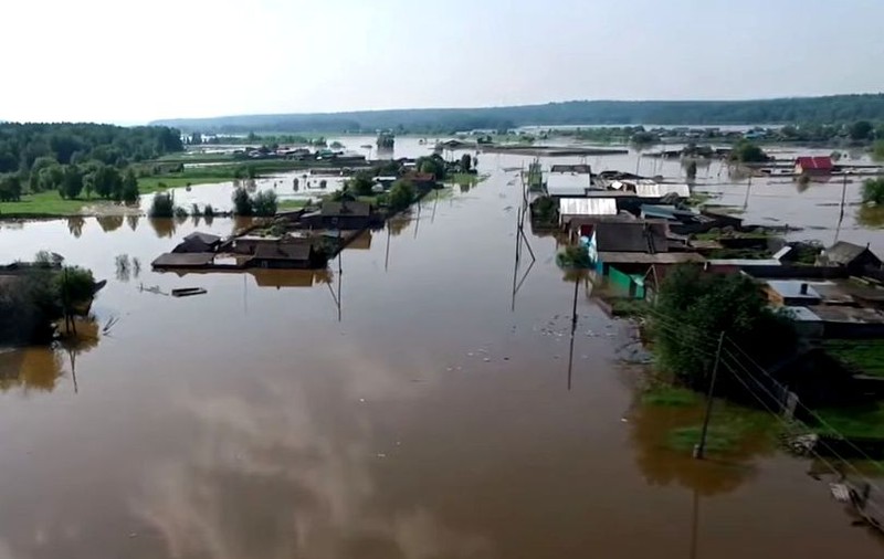 Cinci persoane date dispărute, după inundaţiile din Siberia, găsite în viaţă. Opt oameni sunt încă de negăsit, iar 18 au murit