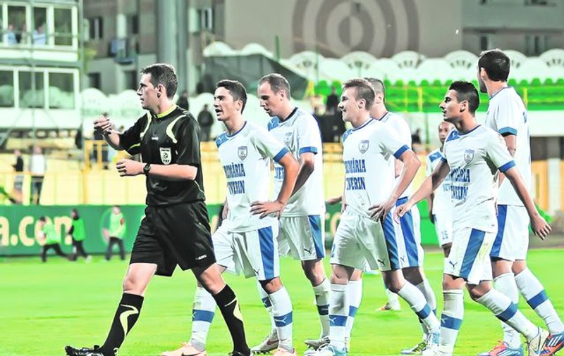 Arbitrul timişorean Cătălin Botaş, care a pus umărul la succesul Vasluiului cu Severinul, a fost adus în lotul pentru Liga I tocmai de Ion Crăciunescu: «Eu l-am promovat, eu am vrut să-l retrogradez»