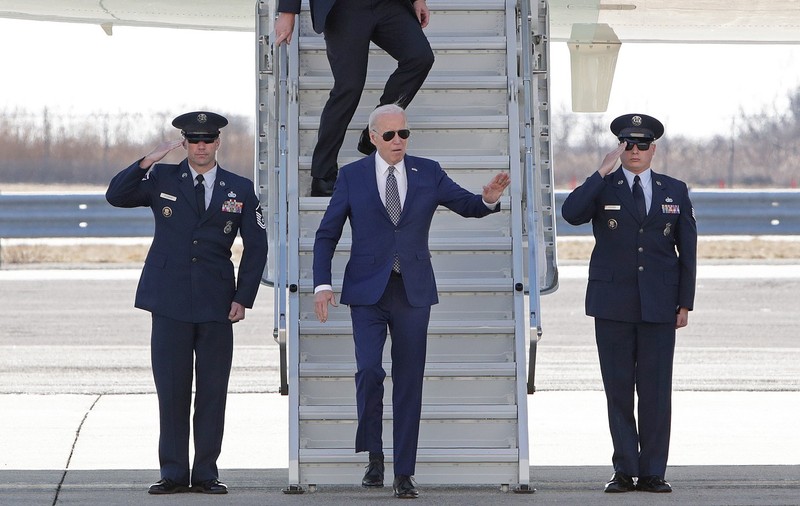 Joe Biden, tot mai presat privind retragerea. Cine sunt democrații de la vârful partidului care îi cer să iasă din cursa prezidențială