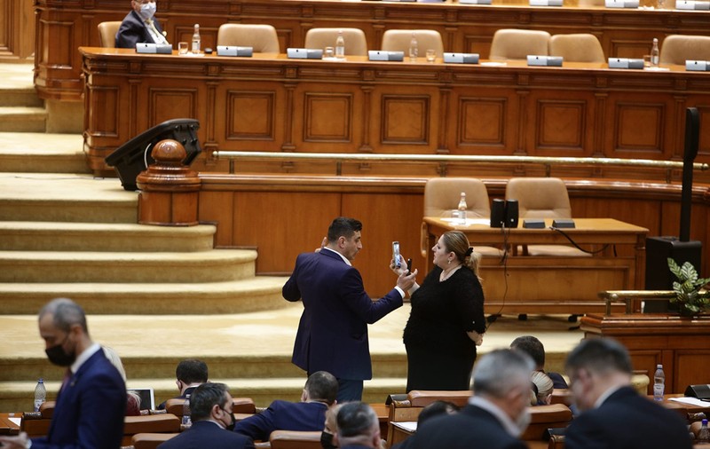 Reîncep avertismentele privind politicienii care fac jocurile Moscovei în România. Pricopie: „Rusia defilează prin democrațiile euroatlantice”