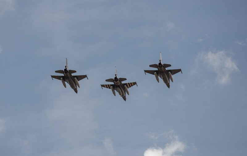 Olanda promite să înceapă „fără întârziere” livrarea celor 24 de avioane F-16 către Ucraina