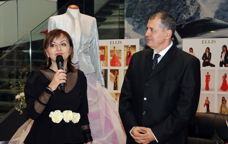 Elena Lăslean a serbat 20 de ani de modă. Vezi care sunt celebrităţile care au purtat hainele create de ea!