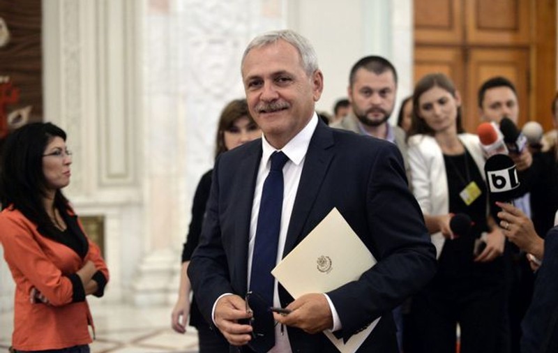 Dragnea spune că Darius Vâlcov este angajat și la Guvern și la Parlament: Cred că încă nu e penal, deocamdată