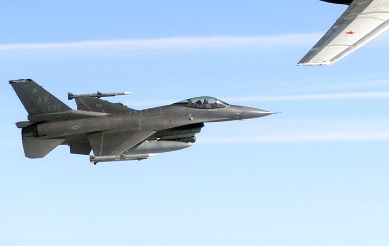 Steadfast Noon: Europenii se antrenează în operaţiuni nucleare cu bombe americane B61. NATO desfășoară 2.000 de militari și 71 de avioane