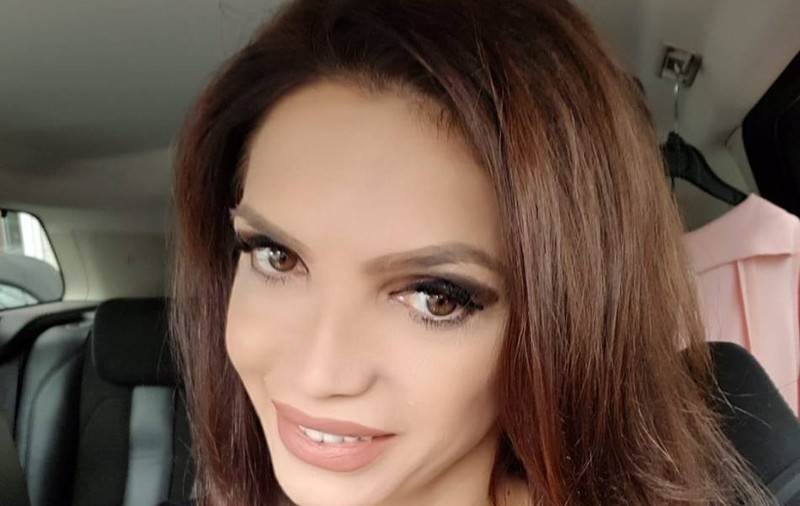 Cristina Spătar își tunde singură copiii. "Eu sunt coafeza în casă"
