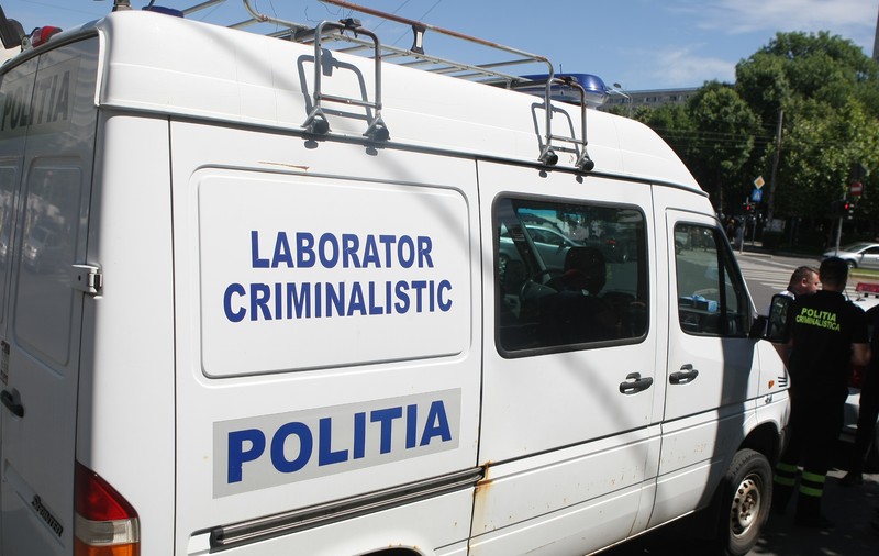 Incident șocant la Galați: fetiță bătută și dată afară să moară de frig de propriul părinte: "Nu vreau cu mama"