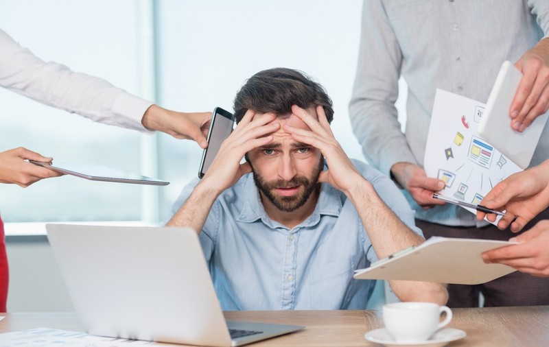Te simți obosit la 40 de ani? Află dacă este stresul sau un semn timpuriu al unei afecțiuni neurologice