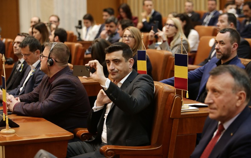 Ce le-a transmis George Simion urmăritorilor săi de pe Facebook, în timpul discursului președintelui Ucrainei