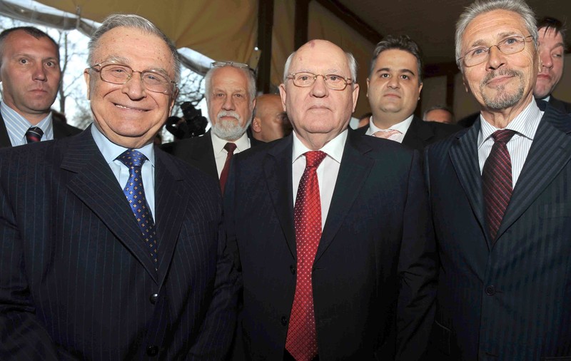 Ce scria Ion Iliescu după întâlnirea cu Mihail Gorbaciov de la București. „A marcat viața politică a sfârșitului de secol XX”