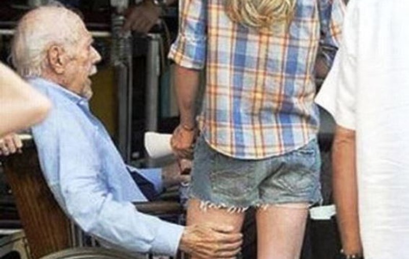 Româncă hărțuită sexual în Italia, de bătrânul pe care îl îngrijea