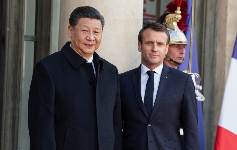 Emmanuel Macron amenință China cu taxe vamale: „O chestiune de viață și de moarte pentru industria europeană”