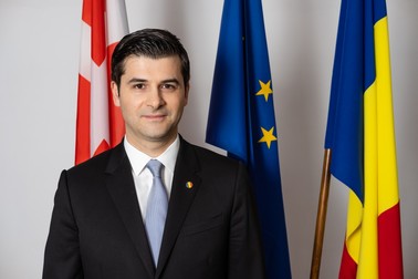 Alexandru Grădinar, 42 de ani, este din septembrie 2016 ambasadorul României în Regatul Danemarcei. Foto: MAE