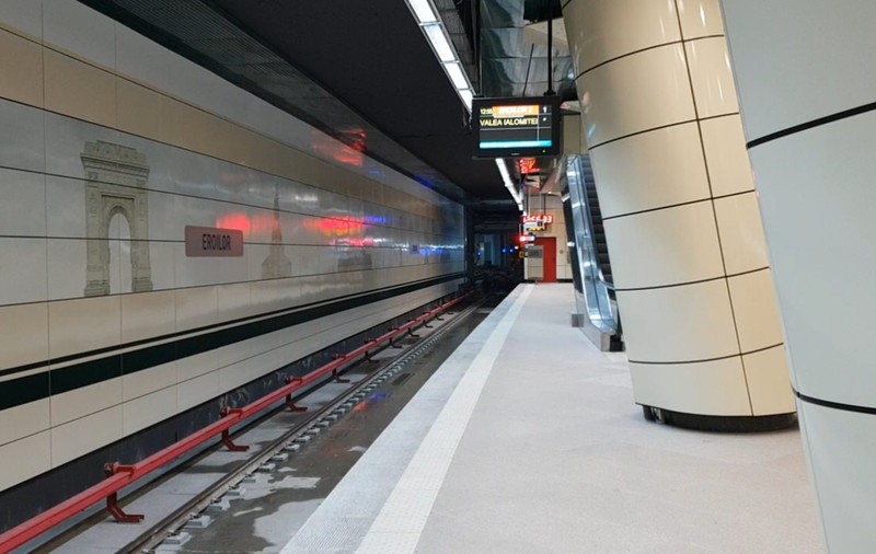 Cât timp așteaptă călătorii metroul pe linia 5 din Drumul Taberei