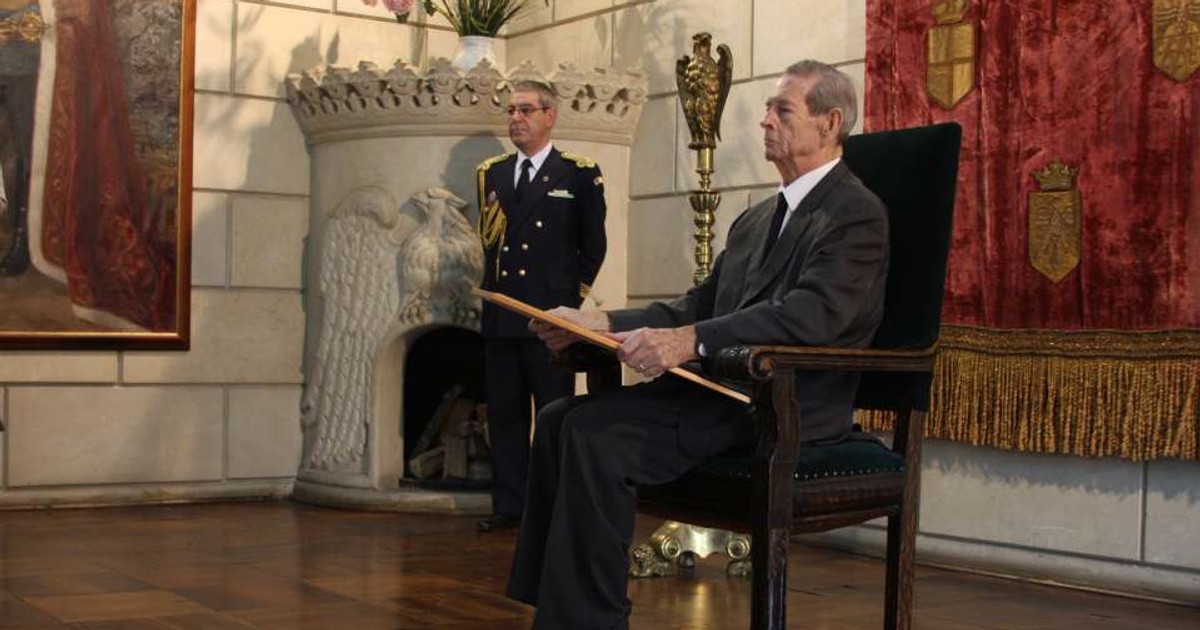 Regele Mihai în 2011, în timpul unei ceremonii de decorare la Palatul Elisabeta. Foto: Cristian Otopeanu