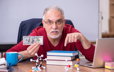Ministrul Educației, Mihai Dimian, după punerea în consultare publică a metodologiei privind gradația de merit: „Profesorii ar trebui încurajați și prin alte metode”
