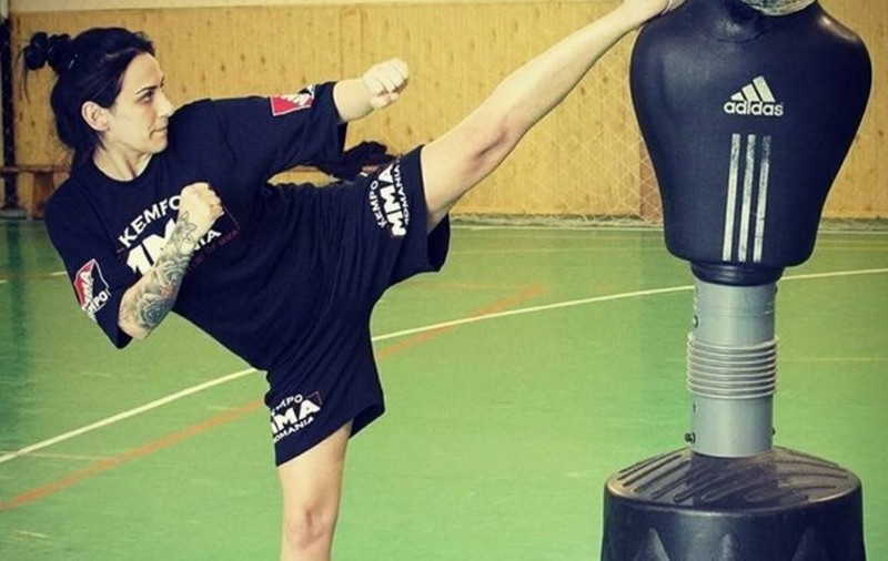 Andrada Tudorache din Bârlad este dublă vicecampioană europeană la kempo și vrea o carieră în procuratură. Are doar 29 de ani și a început să practice artele marțiale odată cu fiul ei
