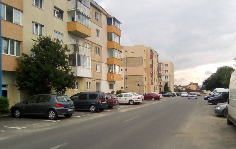 Locuitorii din Brașov vor rămâne fără locuri de parcare, dacă nu participă la licitație. Și tarifele se schimbă