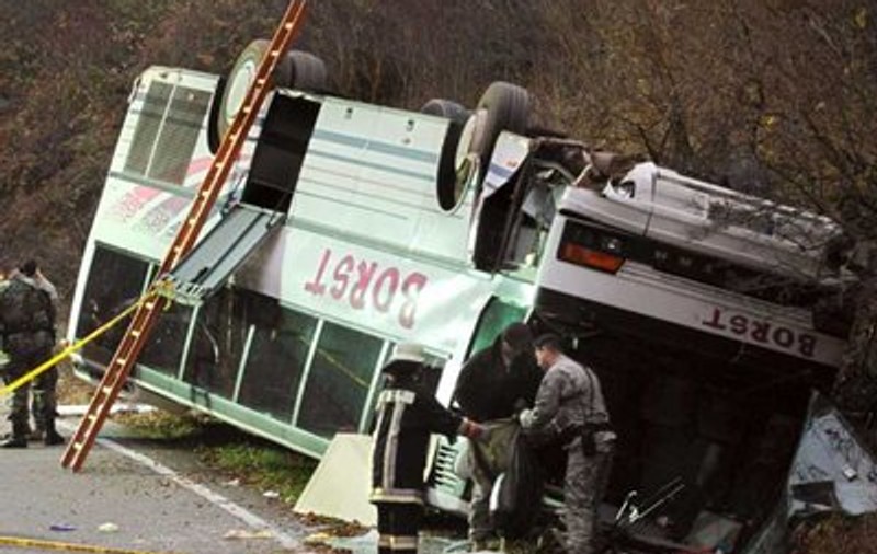 Autobuz dotat cu cărămizi pentru situaţii de urgenţă