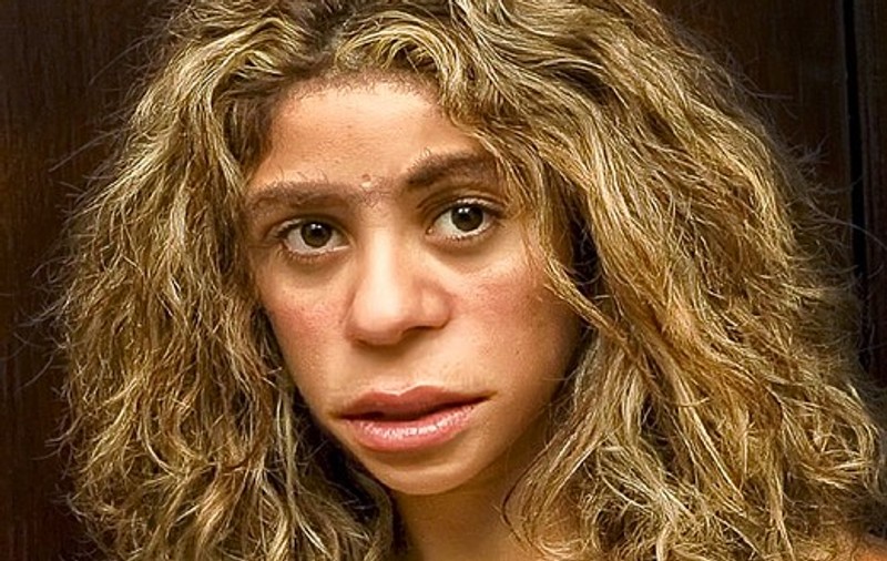 Foto | Ce faţă de maimuţă ar fi avut Shakira de Neandertal!