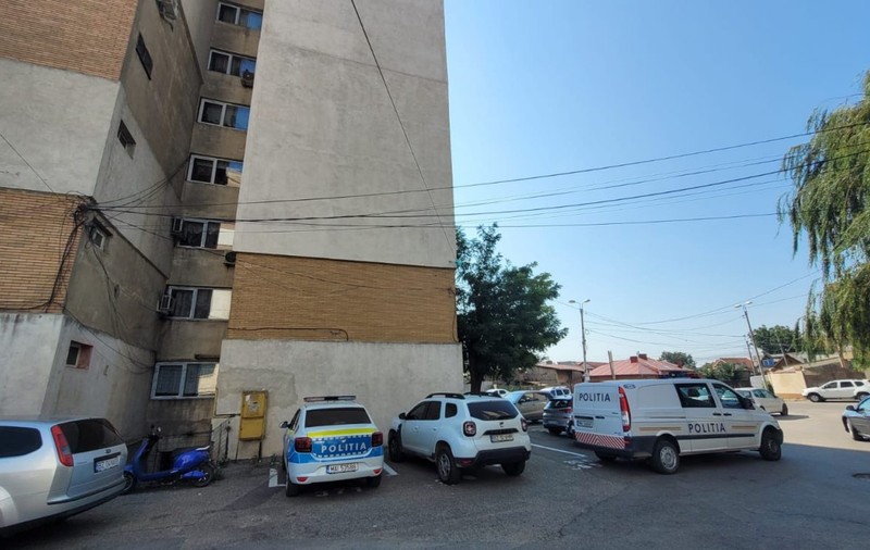 Un bărbat a murit, după ce s-a aruncat de la etajul 10 al unui bloc din Buzău