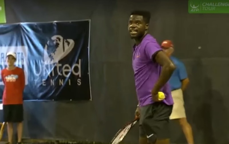 VIDEO | Meci de tenis întrerupt din cauza unei partide gălăgioase de sex: Nu poate fi atât de bun