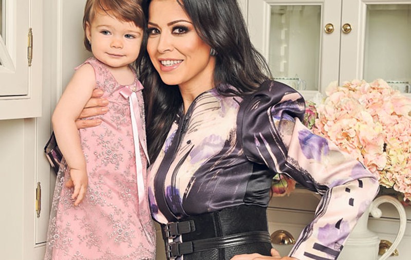 Ştirista Simona Pătruleasa, pictorial emoţionant în revista VIVA: «Ingrid doarme cu mine în pat!» | INTERVIU