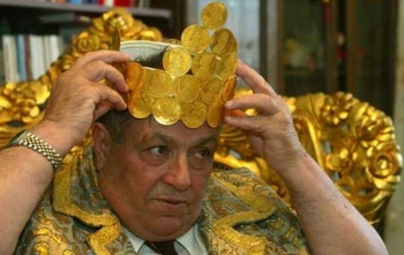 DEZVĂLUIRI HALUCINANTE ale "Împăratului" Iulian despre fiul cel mic al "Regelui" Cioabă: "Daniel are o boală, E VAMPIR"