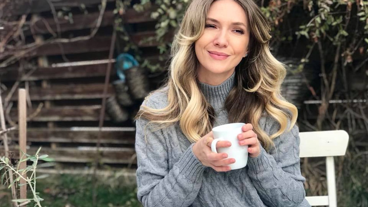 Adela Popescu face experimente culinare înainte de Paște