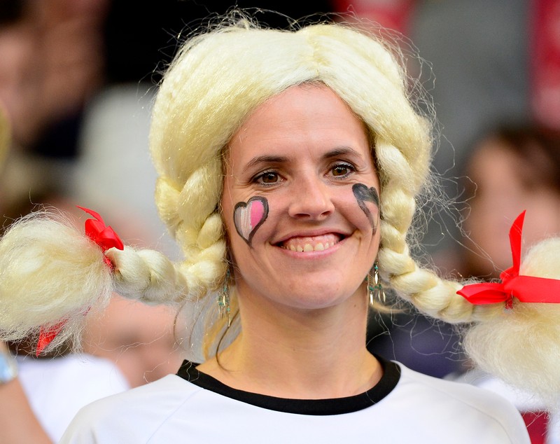Euro 2016, sferturi. Spectacol în tribune la supermeciul Germania - Italia. Soțiile jucătorilor s-au amestecat printre fani / GALERIE FOTO