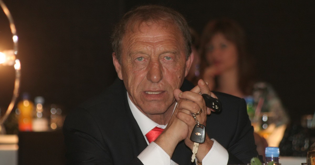 Zece ani fără Nicolae Dobrin